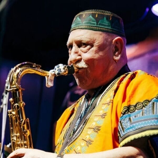 Forrest Gump и Дядя Миша. Оптимистичный блюз и кантри на сцене Noisy River