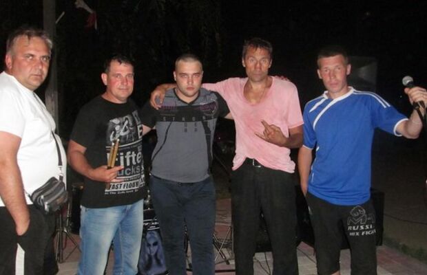 наша жизнь рок-н-ролльная!!!!!!!!!!!!