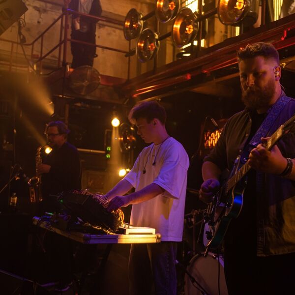 Paraskeva & Parolibre