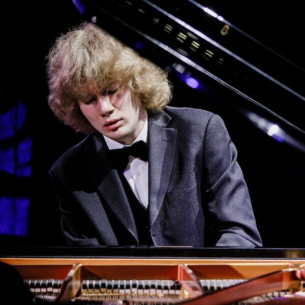 Иван Бессонов и эстрадно-симфонический оркестр