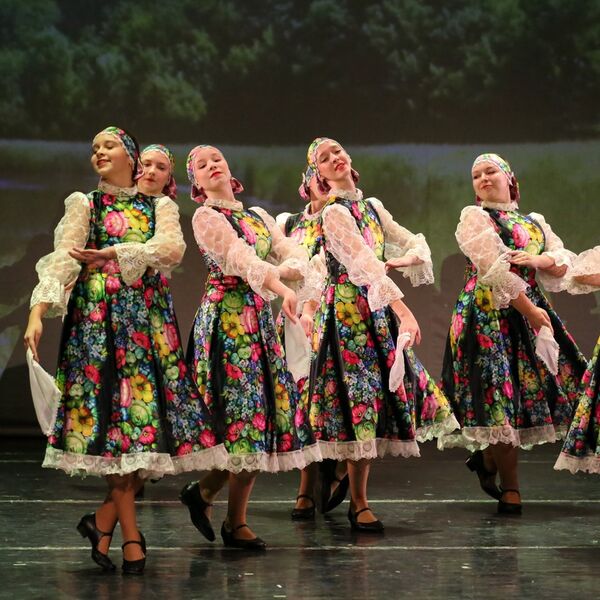 Ты неси меня, река…