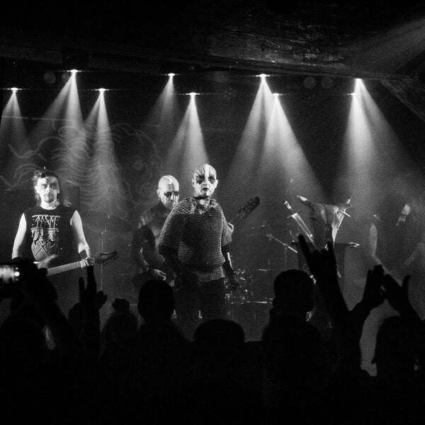 Majestat, Плаха, Doden Grotte