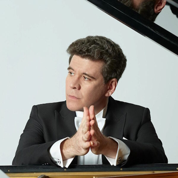 Денис Мацуев, фортепиано. Александр Рамм, виолончель. Стефания Поспехина, скрипка