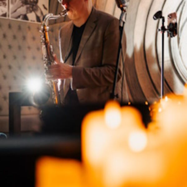 Ночной саксофон при свечах от Александра Красоткина