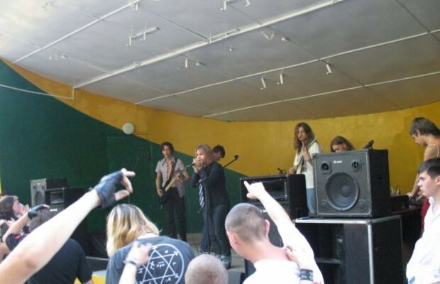 с концертов