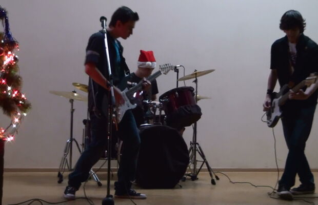 12 Месяцев!!! Новогоднее Диско или  Мясо в скуле!