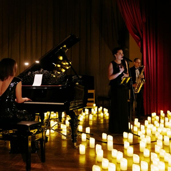 Джаз в свете свечей