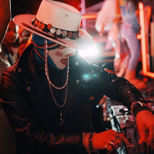 DJ Aiwaska. Серости нет