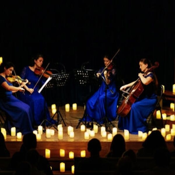 Мировые шедевры классики при свечах