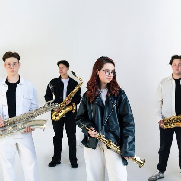 Игра саксофонов