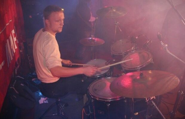 загадочная, странная, актуальня группа «ПлюS 800»