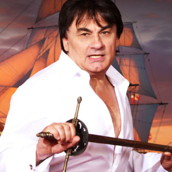 Александр Серов