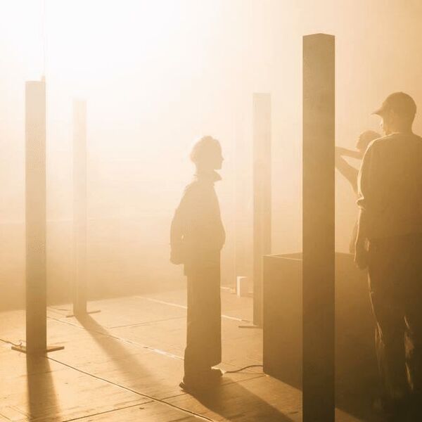 Тон-фесТ 2026: открытие. «Трамплин» Мастерской Бутусова. «Тру край» студии десять. Паблик-ток о новой литературе. Танцевально-музыкальная импровизация Contemporary Moscow. Диджей-сет студии KURS Radio. Фотовыставка.