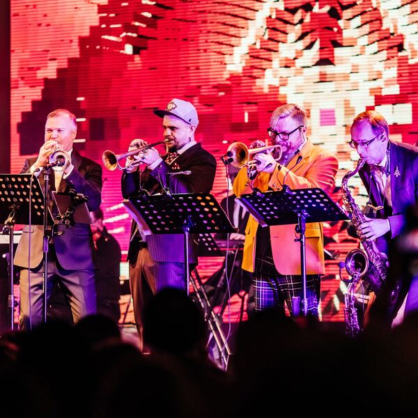 Джаз и рок-н-ролл с оркестром