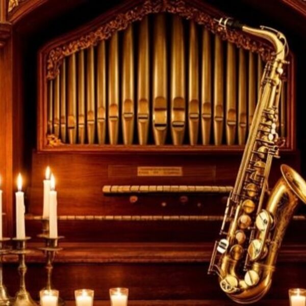 Орган и саксофон при свечах