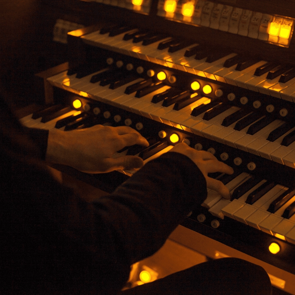 Орган, арфа, голос