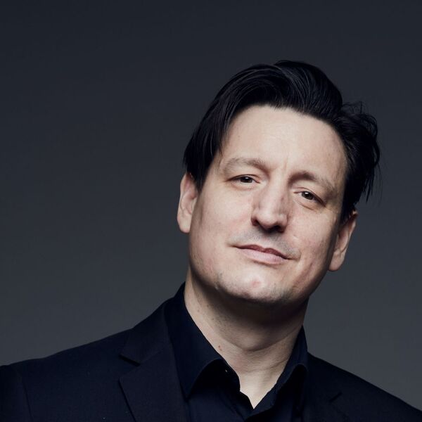 Новый год с Карлосом Д’Онофрио: голос, рояль и игристое