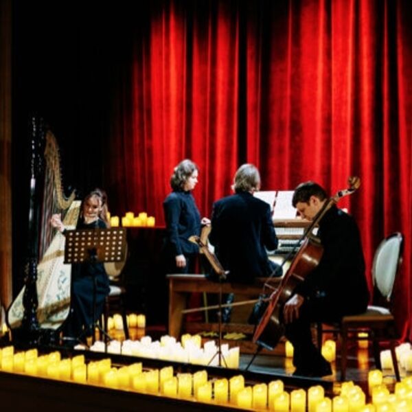 Рок-хиты на органе при свечах