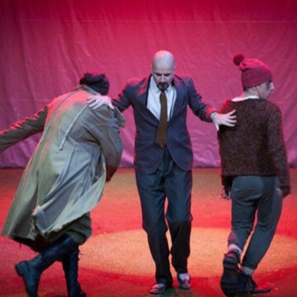 Спектакль Егора Дружинина «Всюду жизнь»