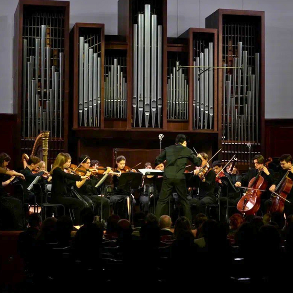 Три серенады в сиянии 1000 свечей