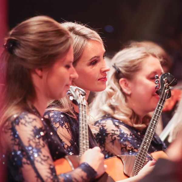 Софья Онопченко и Красноярский филармонический русский оркестр им. Бардина. Ретро–клуб