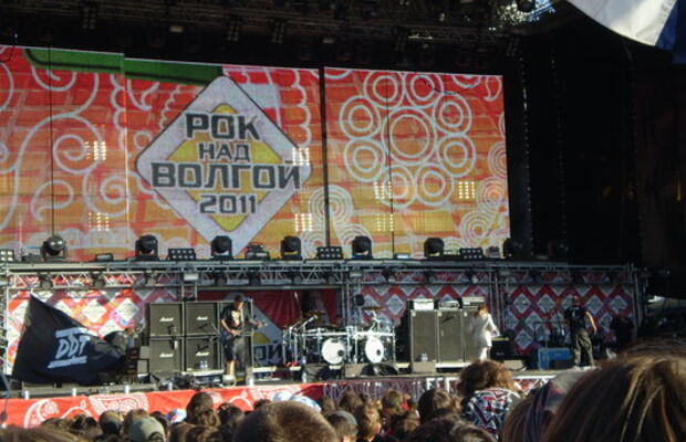 наша жизнь рок-н-ролльная!!!!!!!!!!!!