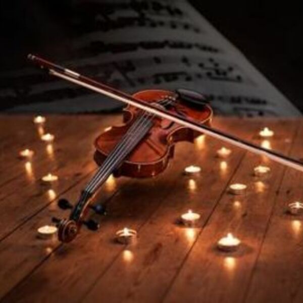 Концерт при свечах «Моцарт. Маленькая ночная серенада. Турецкое рондо. Брамс. Венгерские танцы. Вивальди. Времена года»