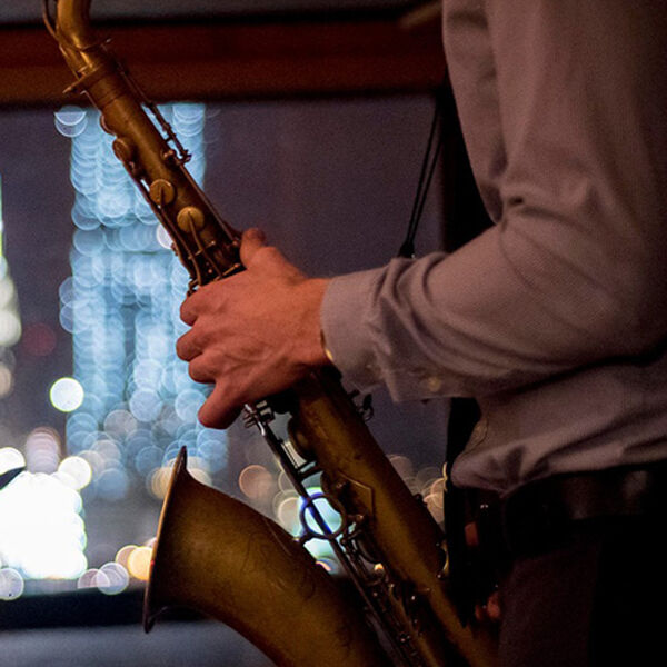 Воскресный джаз на воде