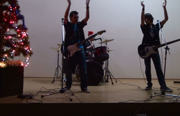 12 Месяцев!!! Новогоднее Диско или  Мясо в скуле!