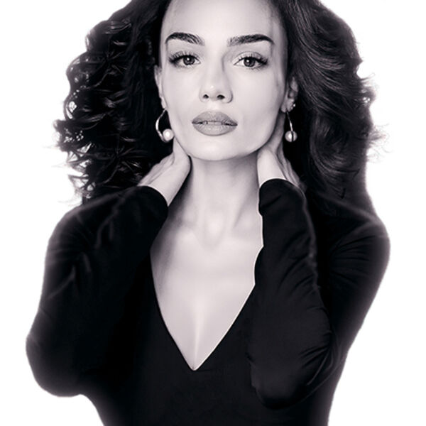 Анна Егоян «Осторожно! Хрупко..»