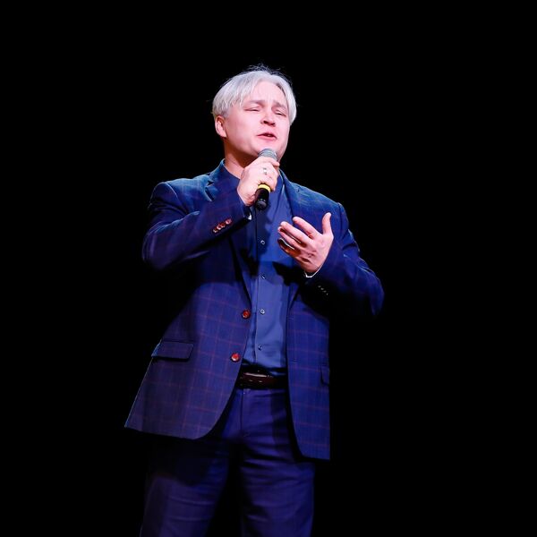 Звени, звени, златая Русь!