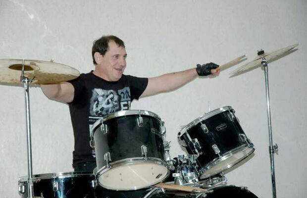 наша жизнь рок-н-ролльная!!!!!!!!!!!!