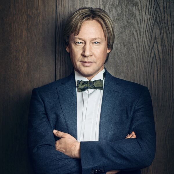 Дмитрий Харатьян