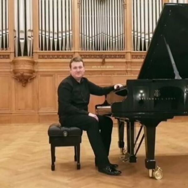 Концерт Дениса Громова «100 фортепианных шедевров»