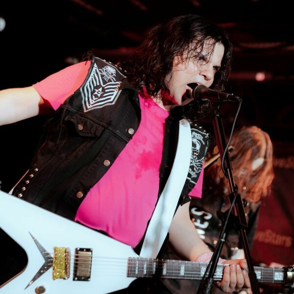 Для сильных мужчин: Онанн, Аксиома, Victoria's Cigarette