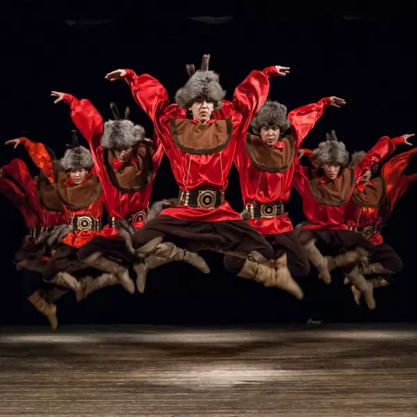 Фольклорный ансамбль «Улгер» и ансамбль хакасского танца «Кун сузы»