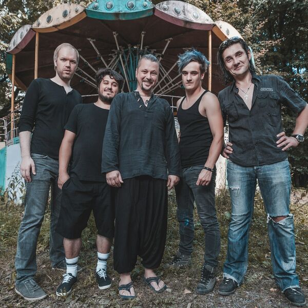 Пересекая магистрали страны: Пилот