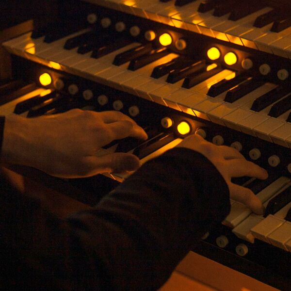 «Органные вечера в Люблино при свечах: Великие Мастера» Орган. Скрипка. Голос