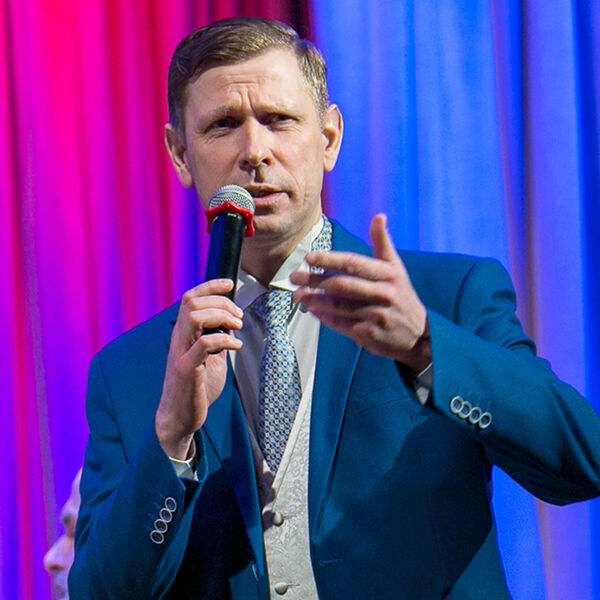 Цветущий май