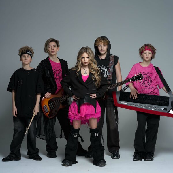 Адель Star и Нейросеть group