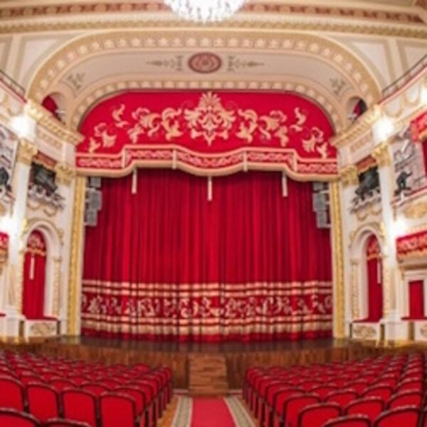 Гала-концерт солистов и коллективов филармонии «У ворот снеговорот»