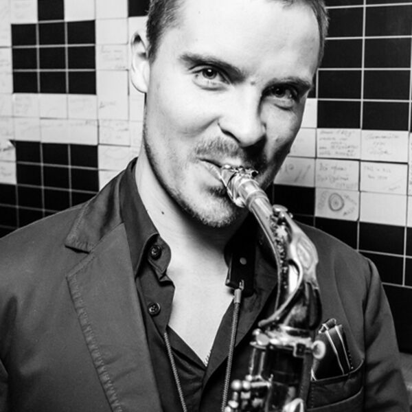 Сергей Мальцев (саксофон) и Big Band Воронежской филармонии