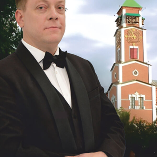 А на Советской бьют часы, солист Георгий Авдеев