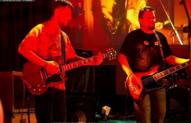 Краткий фоторепортаж о поездке гр."Чернозём" в академгородок Новосибирска на концерт памяти И.Ф.Летова