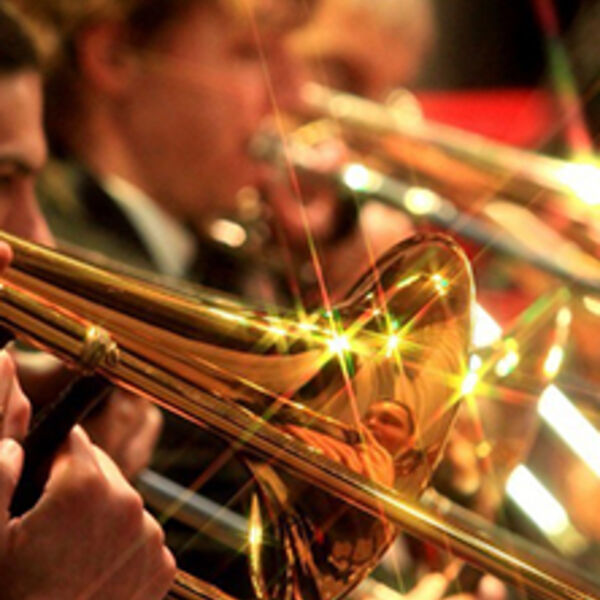 Большой смешанный духовой оркестр. Оркестр осиновского ставрополь состав. Духовой оркестр mp3. Духовный оркестр. Оркестр на улице.