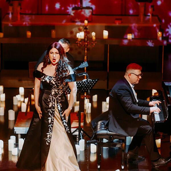 Орган при свечах