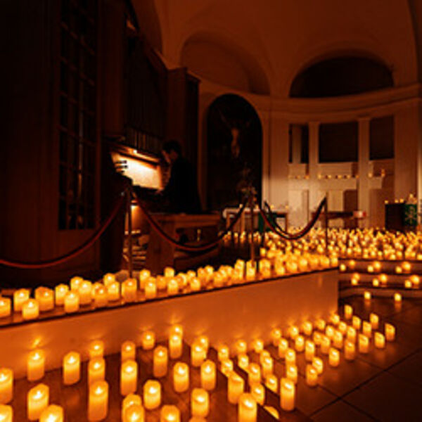 Орган и дудук при свечах