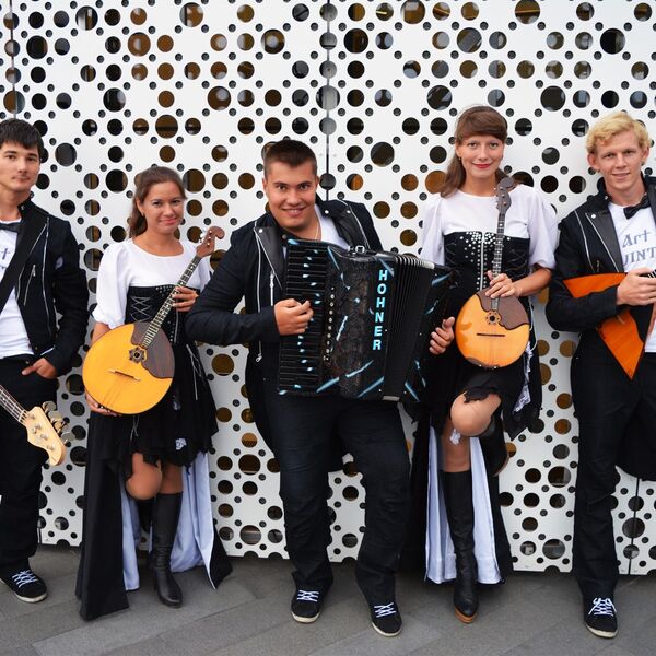 Art-Quintet. Жизнь