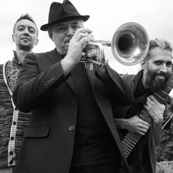 Zal Juglar Trio. Дни Че Гевары