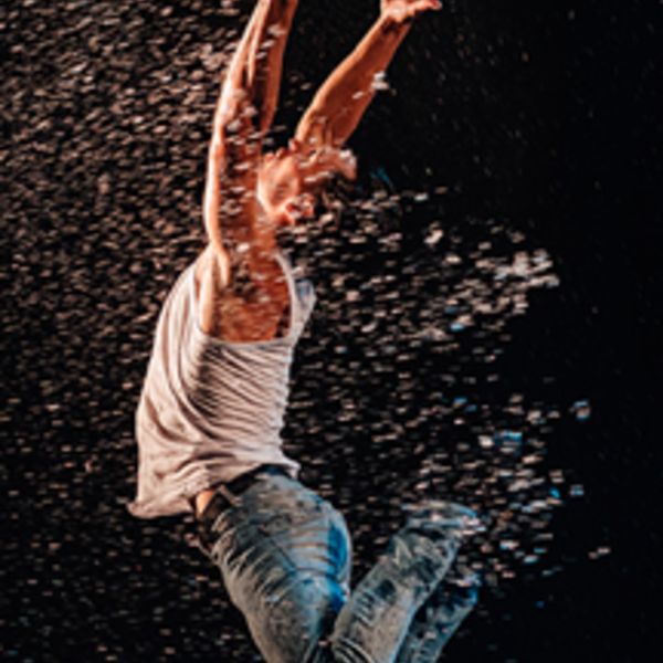 Шоу под дождем (Каневская)